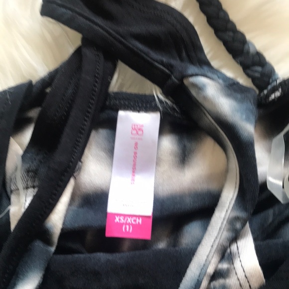 No Boundaries Tie Dye Skull Braided Tank - Picture 4 of 11